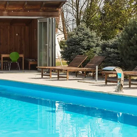 Izabela فيلة Križevci pri Ljutomeru